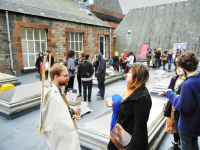 http://www.soerenhiob.com/files/gimgs/th-65_Ausstellungsbesucher 2.jpg
